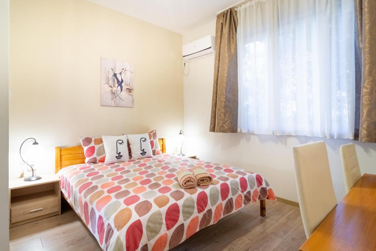 Madrid 2Bdr W Free Parking Near Metro, Serdika Mall Sofia Exterior photo